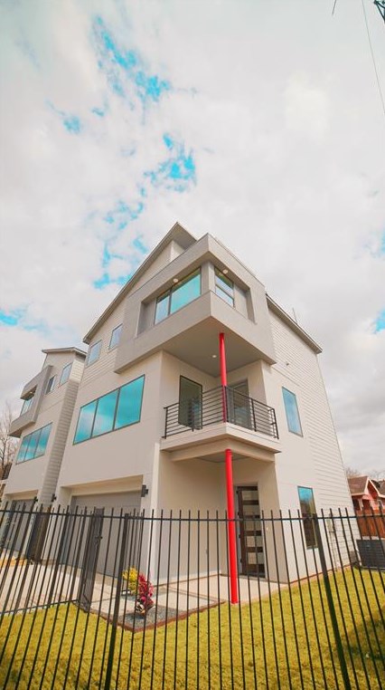 2811 Delano St, Houston, TX 77004