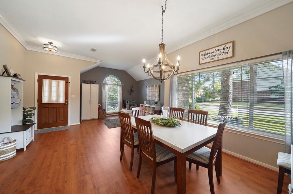 5803 Malcomboro Dr, Houston TX 77041-6582 exterior