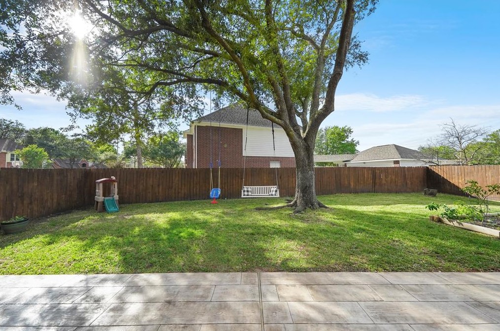 5803 Malcomboro Dr, Houston TX 77041-6582 exterior