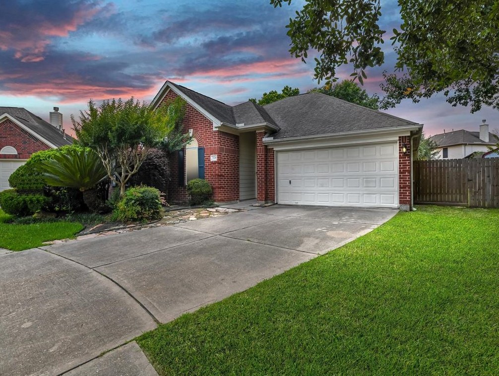2434 Daneswood Ct, Spring TX  77388-2703 exterior