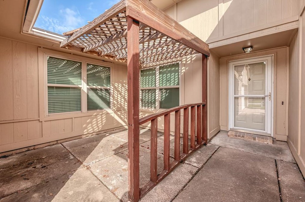 15934 Beechnut St, Houston TX  77083-5314 exterior