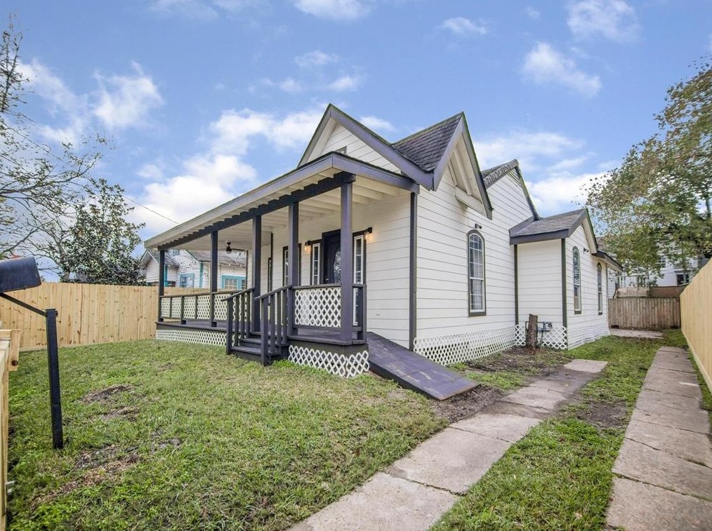 5108 Clay St, Houston, TX 77023