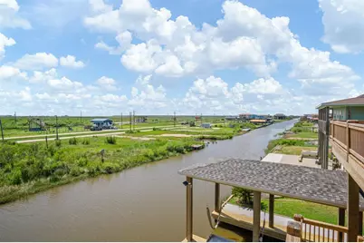 1103 Mabry Street, Gilchrist, TX 77617 - Photo 16