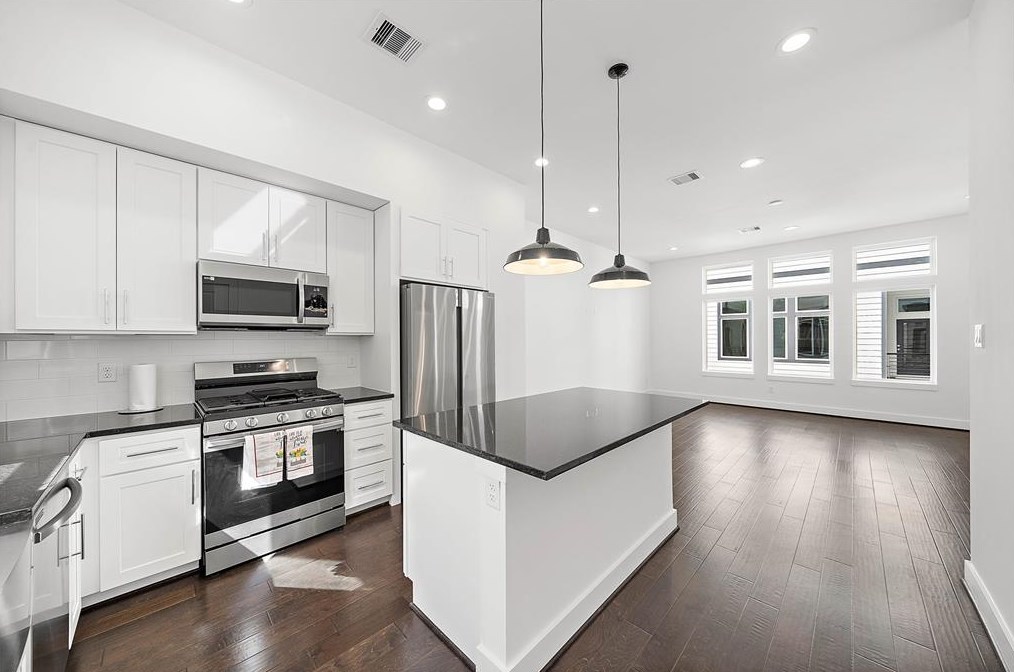 420 Janisch Rd #l, Houston, TX 77018