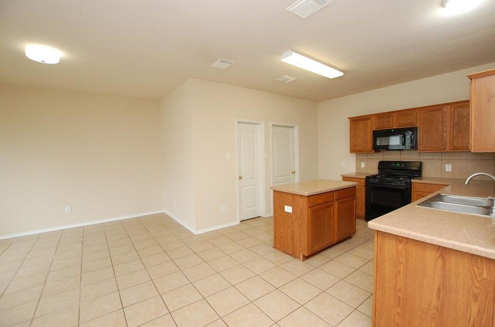 6202 Hubbell Dr, Pearland, TX 77584