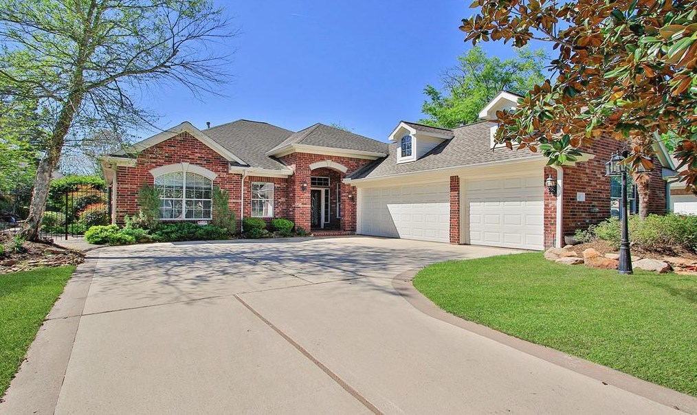 15 Pearl Garden Ct, Conroe, TX 77384-4541