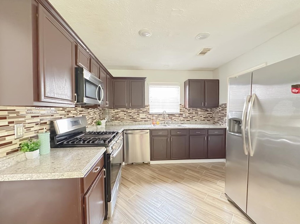 11959 Swords Creek Rd, Houston, TX 77067