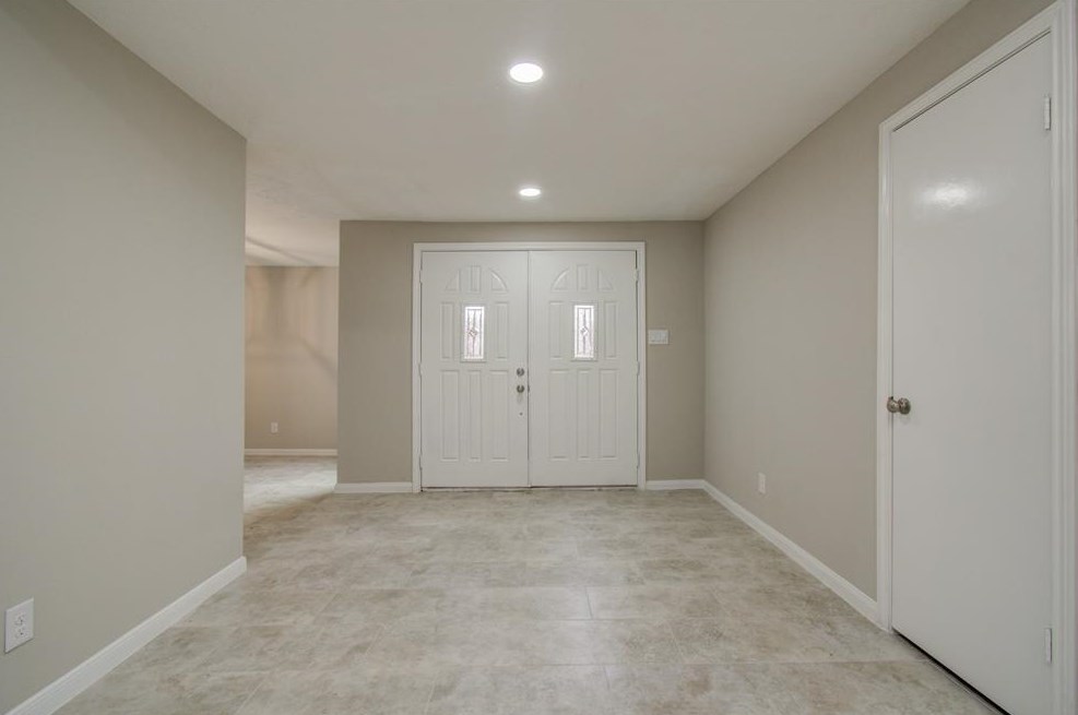 8903 Abbeydale Dr, Houston TX  77031-3002 exterior