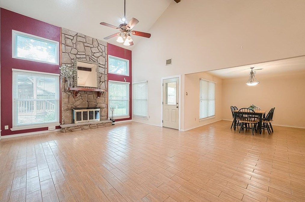 7619 Live Oak Dr, Humble, TX 77396-1479