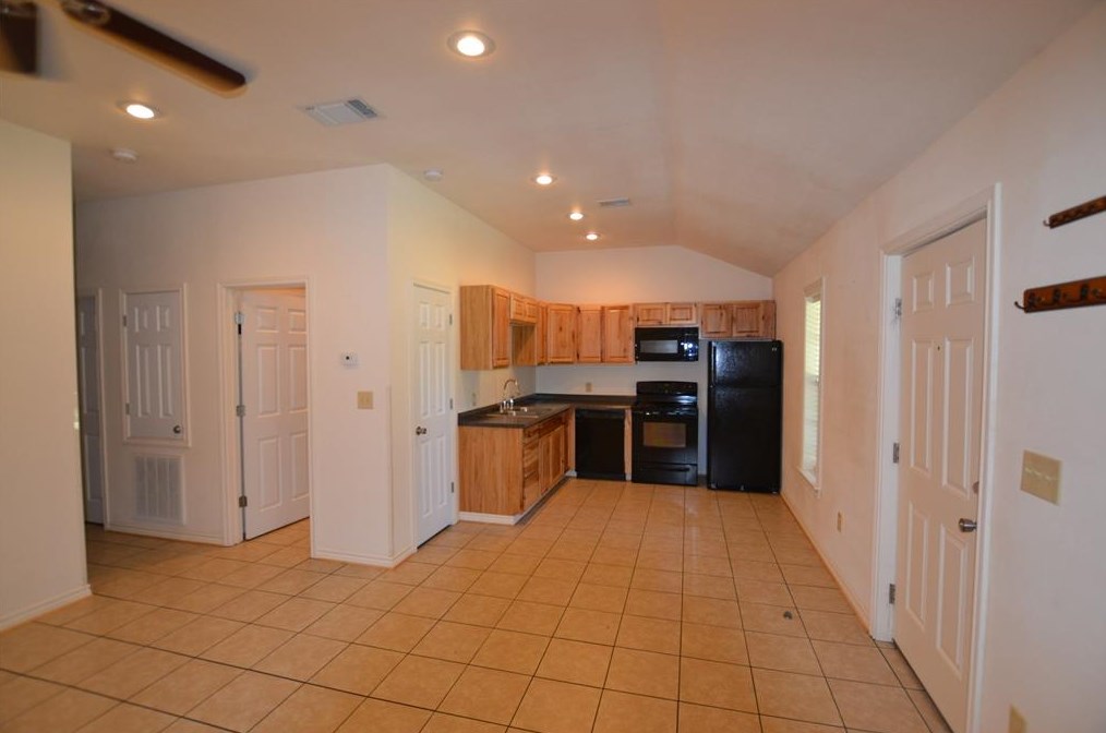 253 Old Groveton Rd #3, Onalaska, TX 77360