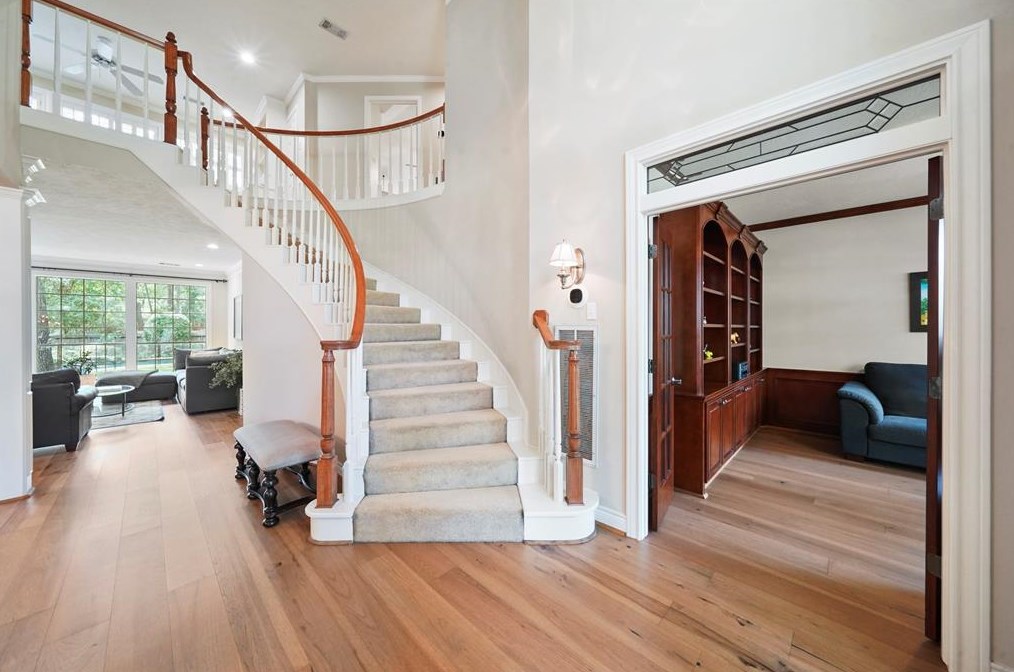 14 Golden Thrush Pl, Spring TX  77381-5109 exterior