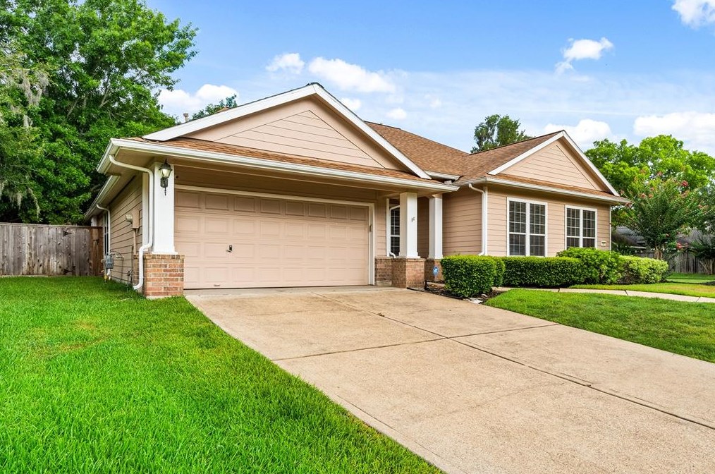 1511 Leaf Springs Ct, Sugar Land, TX 77479-6945