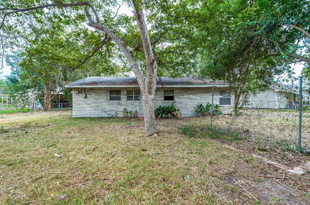 3215 Soway, Houston TX 77080-3519 exterior