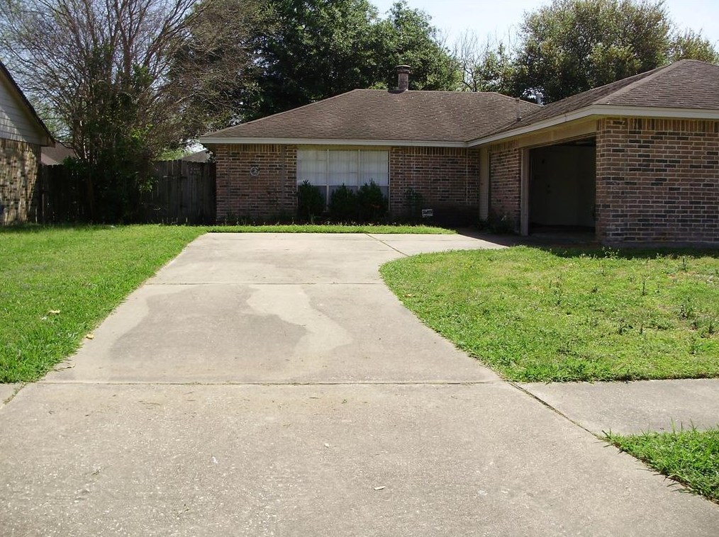 7234 Barton Oaks Dr, Houston, TX 77095
