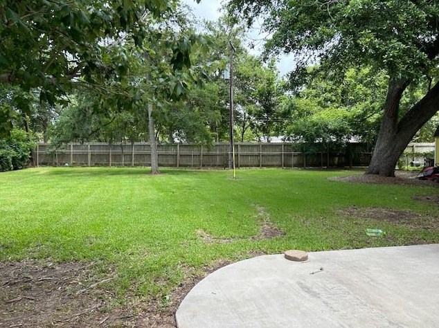 113 Persimmon Ln, Richwood TX  77566-4633 exterior