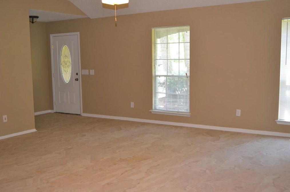 15 Rockridge Dr, Spring TX  77381-3219 exterior