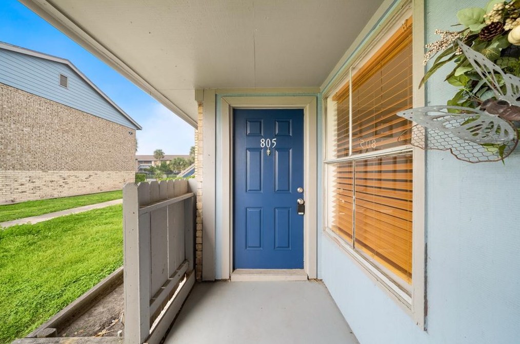 2828 61st St #805, Galveston, TX 77551