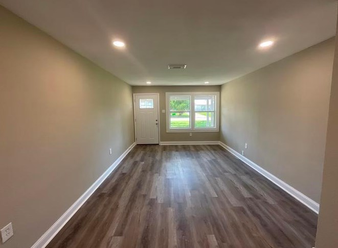 228 S Iowa St, Morgans Point, TX 77571