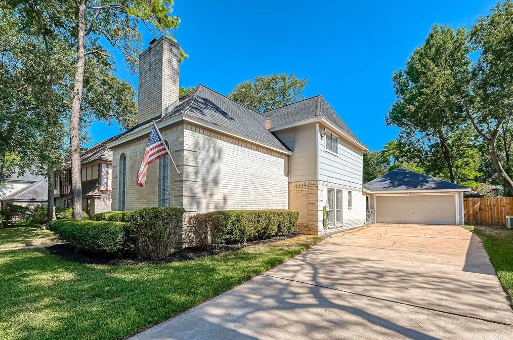 11822 Park Creek Dr, Houston, TX 77070-1258
