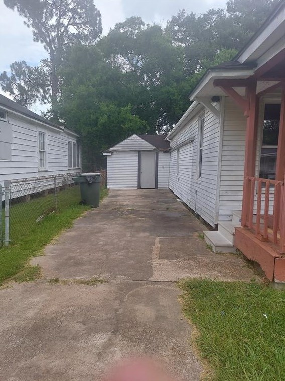 4565 Brandon St, Beaumont, TX 77705