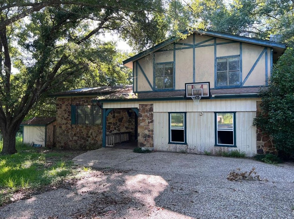 581 Hanging Tree Trl, Pointblank, TX 77364-6816