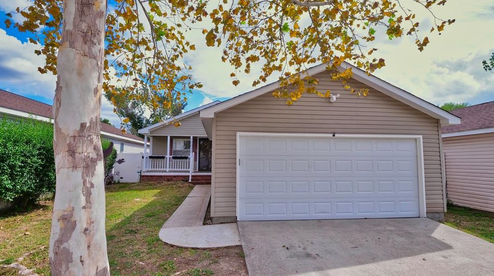 10011 Berrybriar Ln, Tomball, TX 77375
