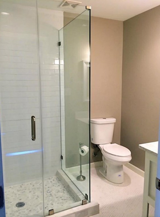 1403 Buescher Dr, Houston TX  77043-3904 exterior