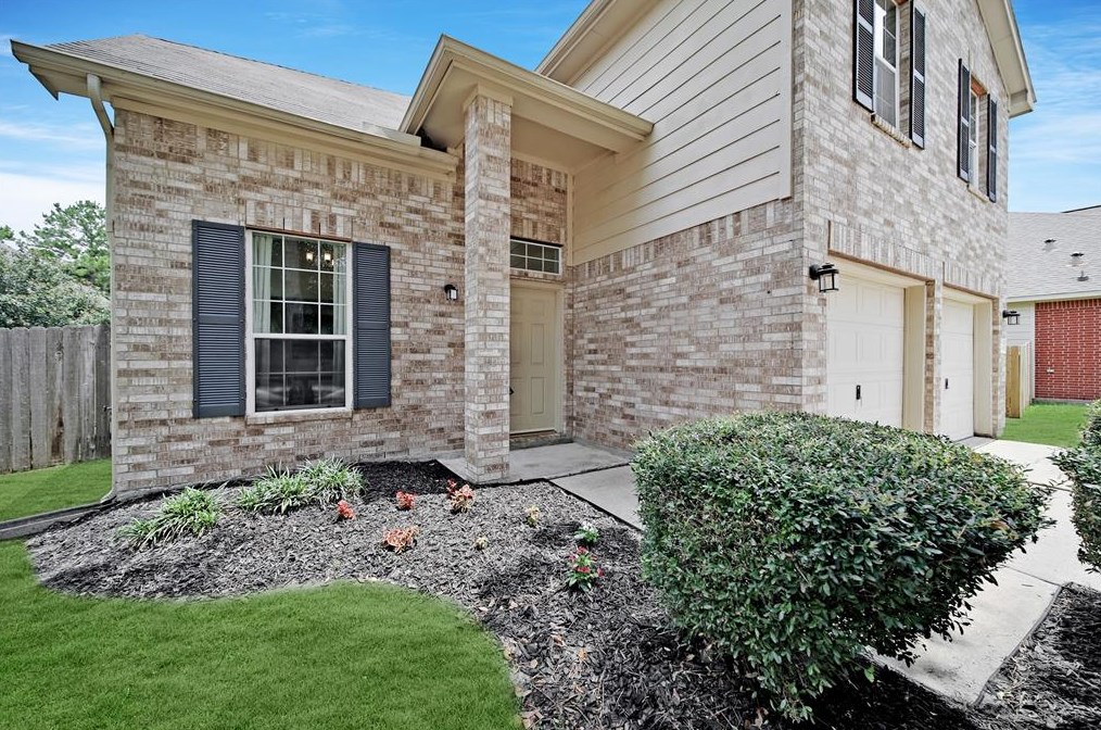 6834 Silver Shores Ln, Katy TX  77449-7628 exterior