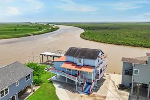 395 Redfish Dr, Freeport, TX 77541 - Photo 2