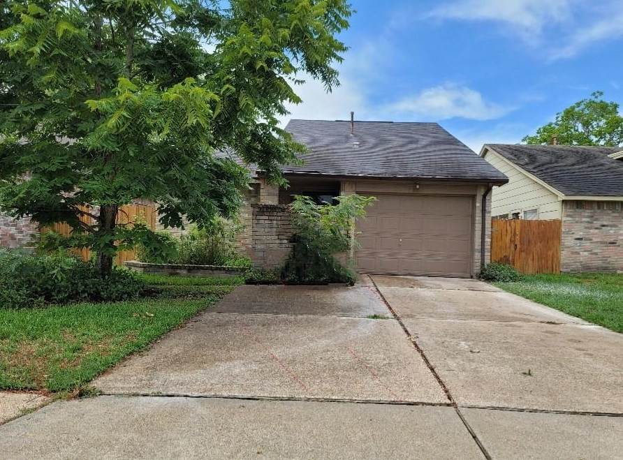 7133 Village Lake Dr, Cypress, TX 77433-1058