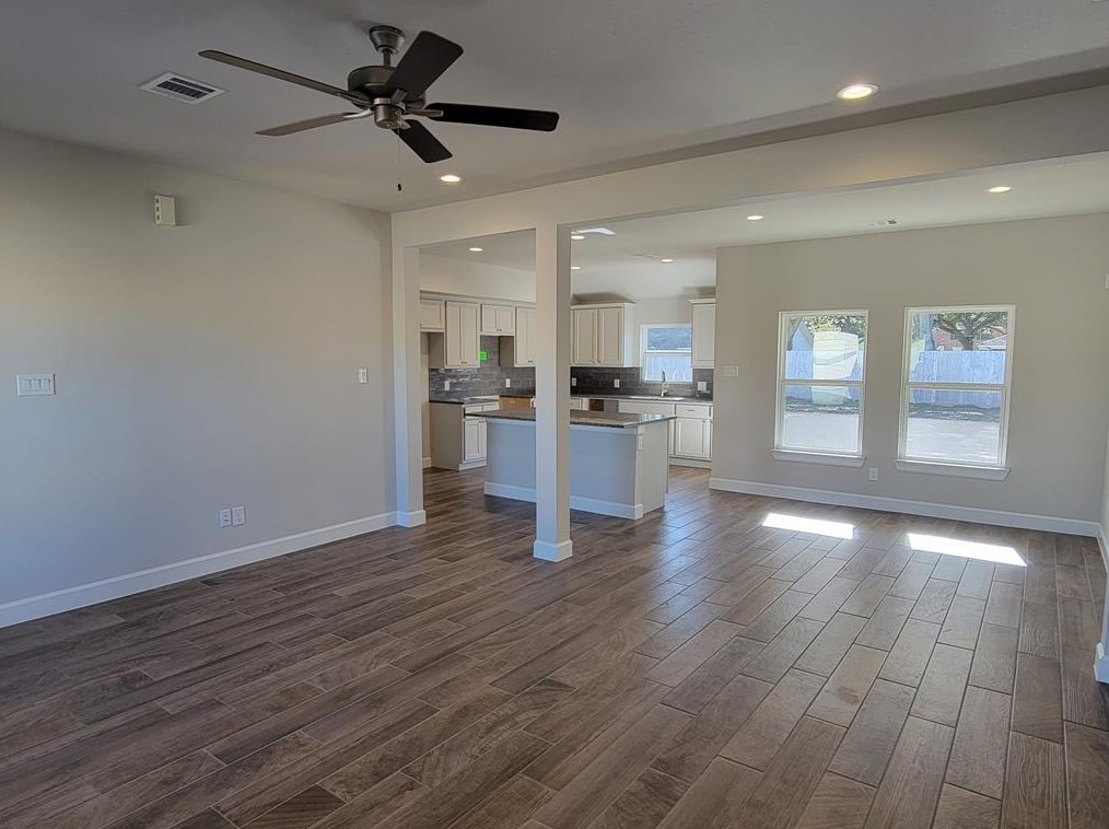 1432 La Delle St, Dinsmore, TX 77488