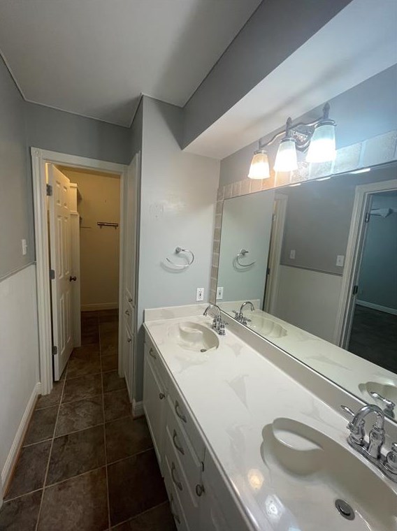 7546 Maple Tree Dr, Houston TX  77088-6842 exterior