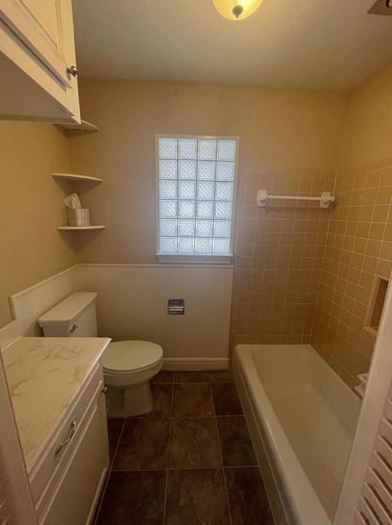 7546 Maple Tree Dr, Houston TX  77088-6842 exterior