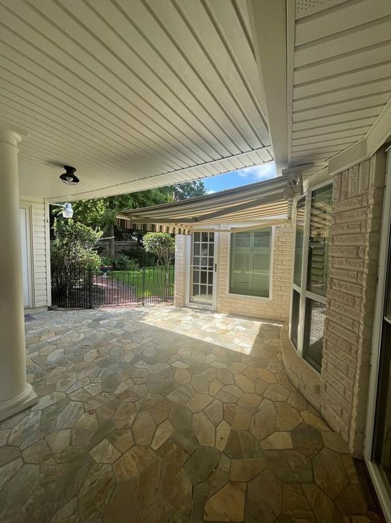 7546 Maple Tree Dr, Houston TX  77088-6842 exterior