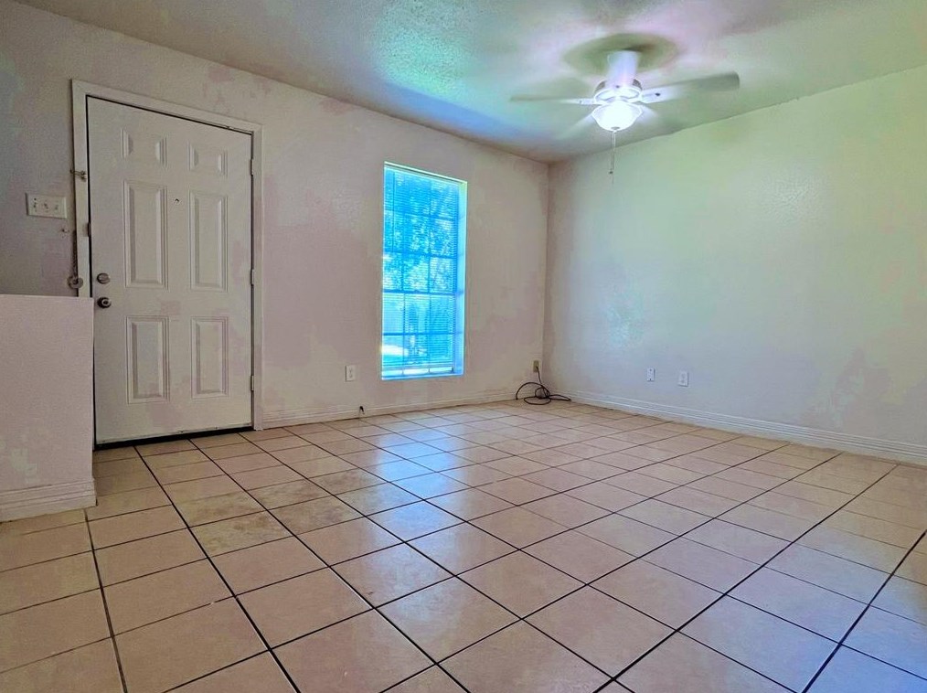9221 Vogue Ln #c, Houston, TX 77080