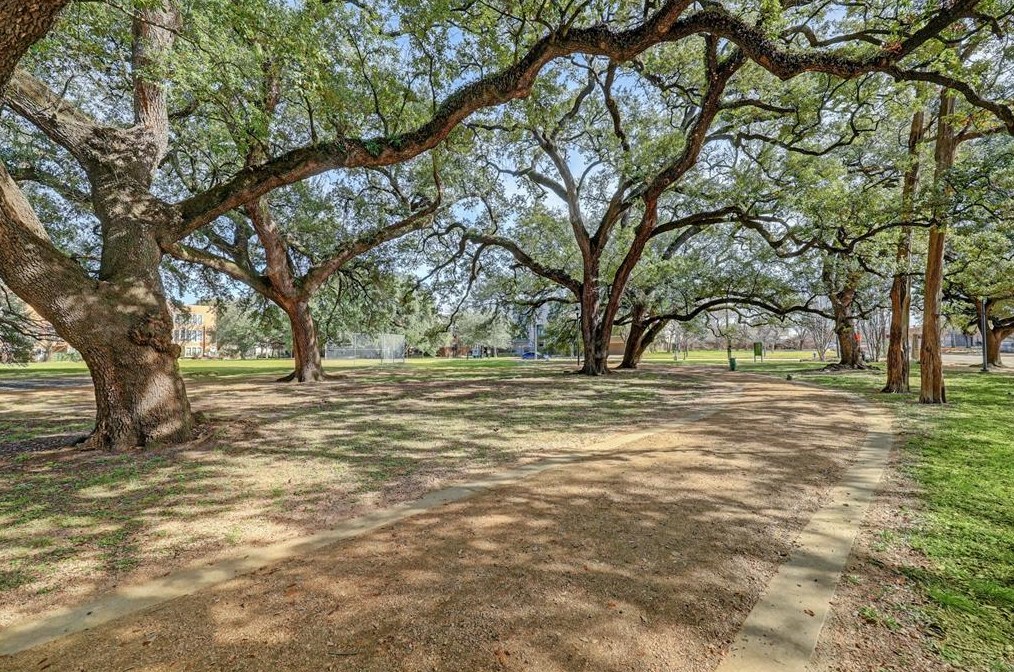 1513 Elgin St, Houston TX  77004-2836 exterior