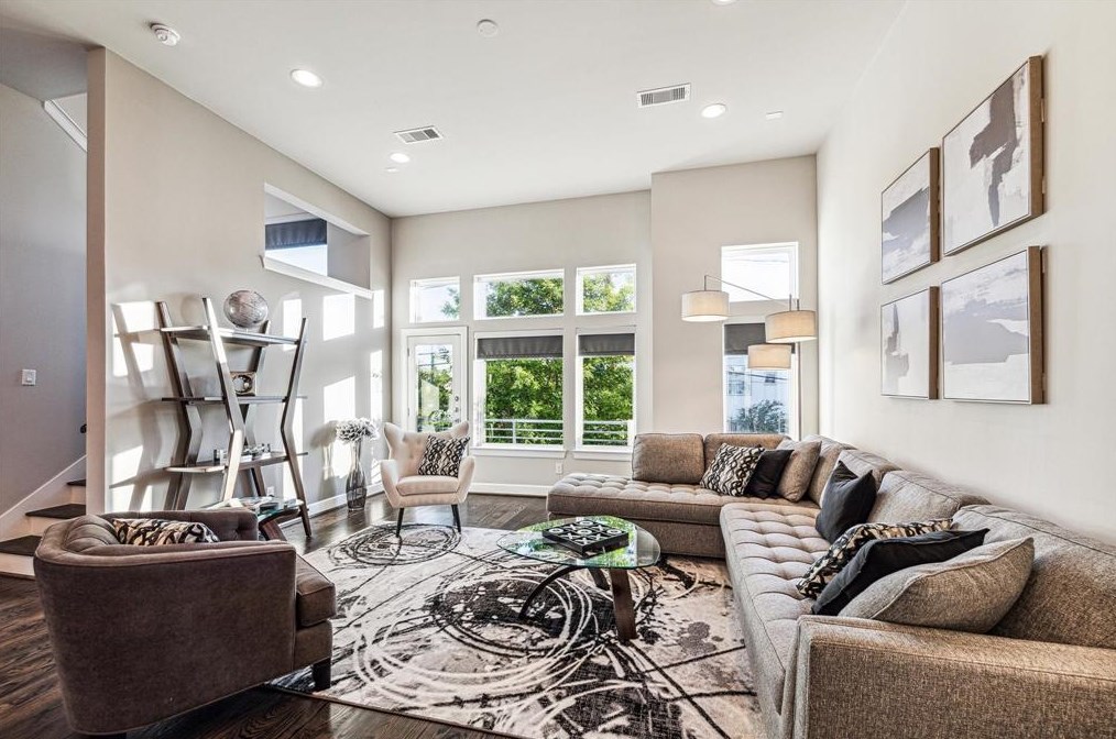 1513 Elgin St, Houston TX  77004-2836 exterior