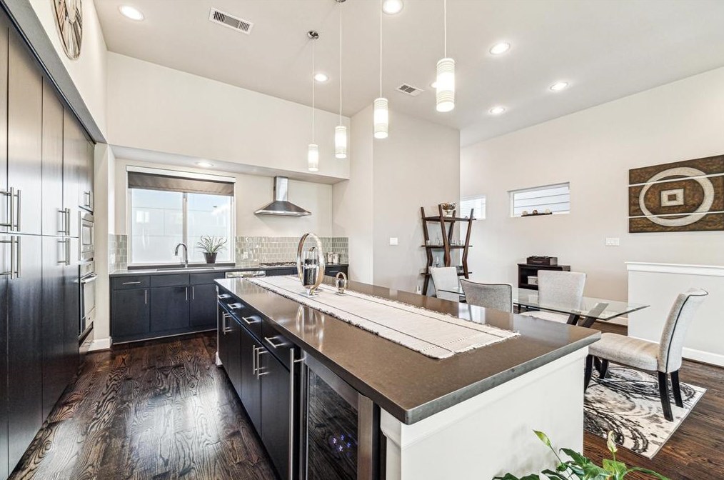 1513 Elgin St, Houston TX  77004-2836 exterior