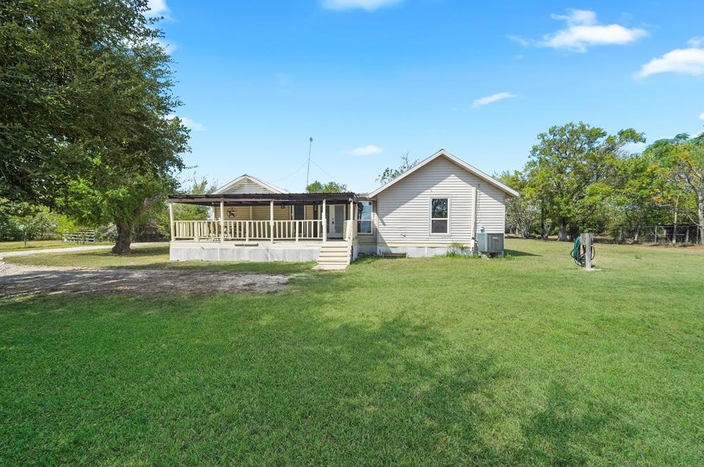 15968 Blinka Rd, Waller, TX 77484