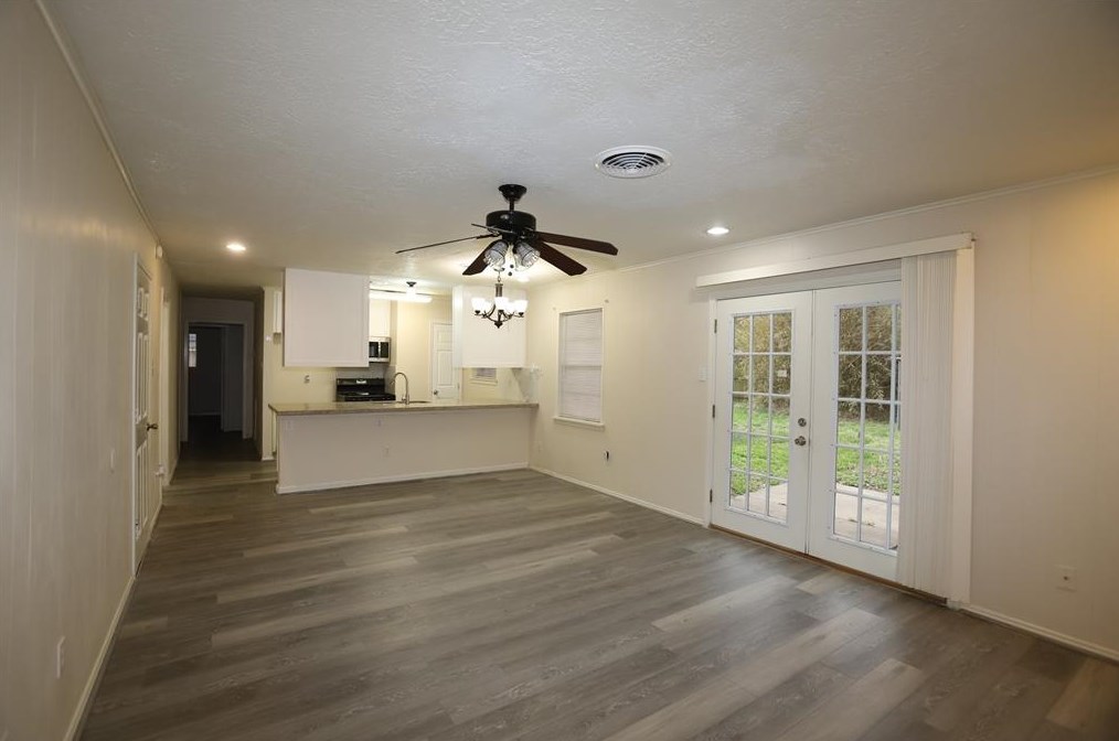 9667 Meadowvale Dr, Houston TX  77063-5103 exterior