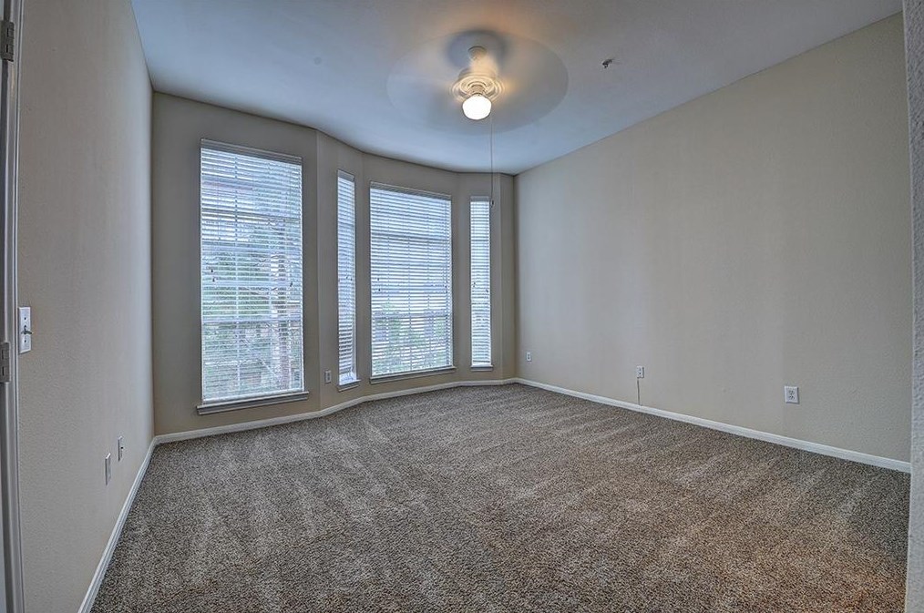 1901 Post Oak Park Dr, Houston TX  77027-3323 exterior