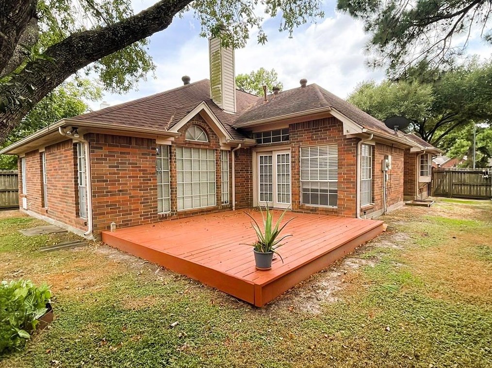7935 Park Hollow Ct, Houston, TX 77095