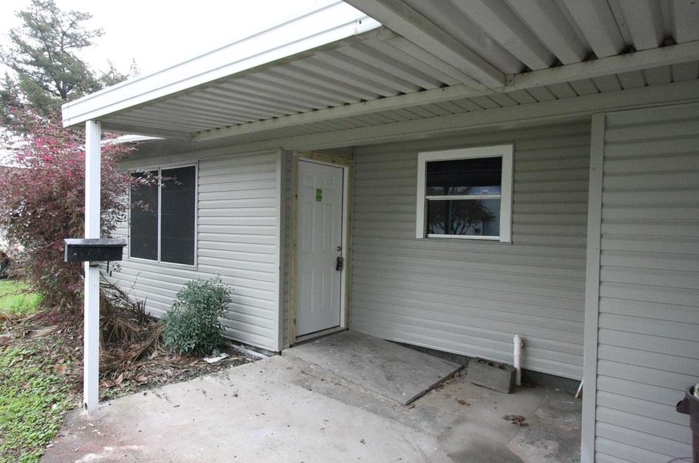 113 Gresham St, Baytown TX  77520-2605 exterior