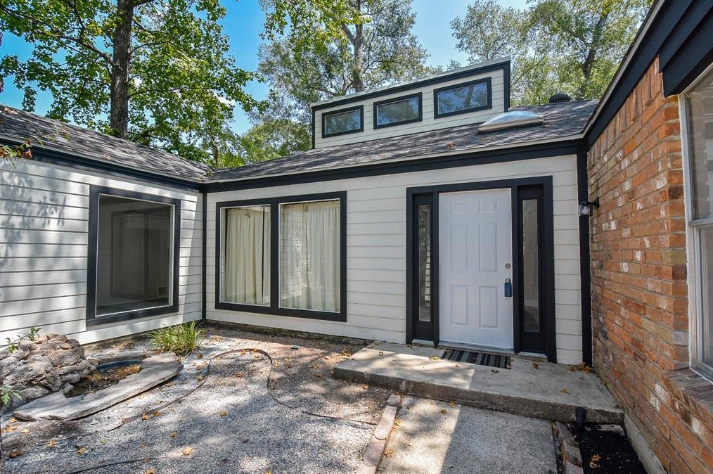 25122 Butterwick Dr, Spring TX  77389-3339 exterior