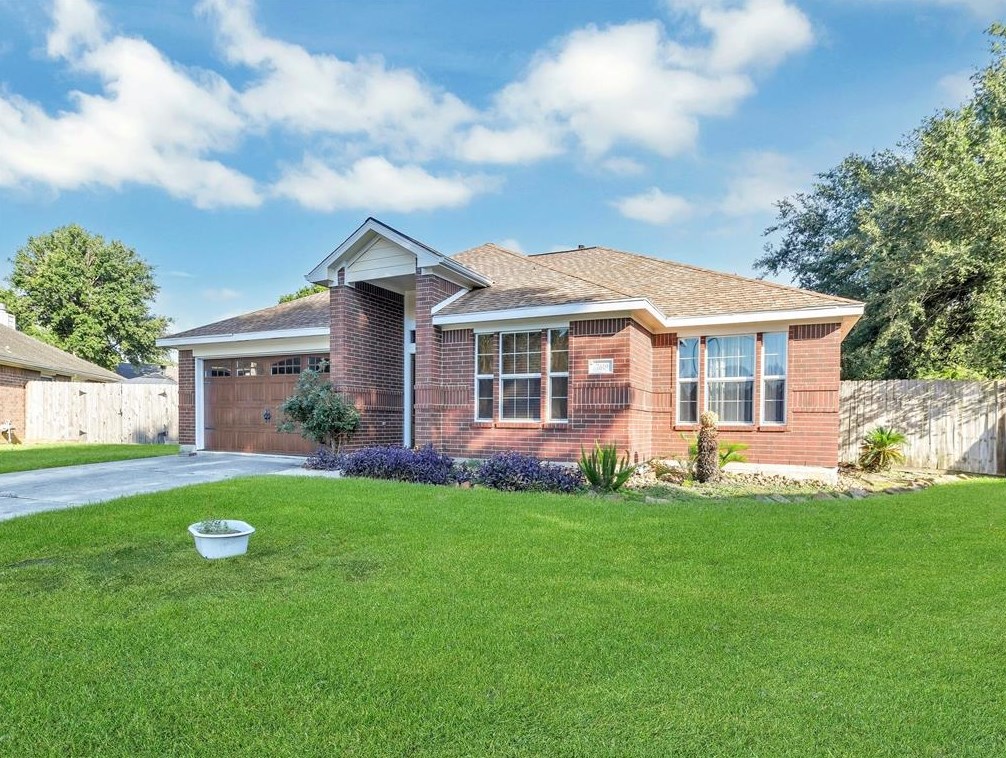 7619 Caddo Ct, Baytown, TX 77521-8378