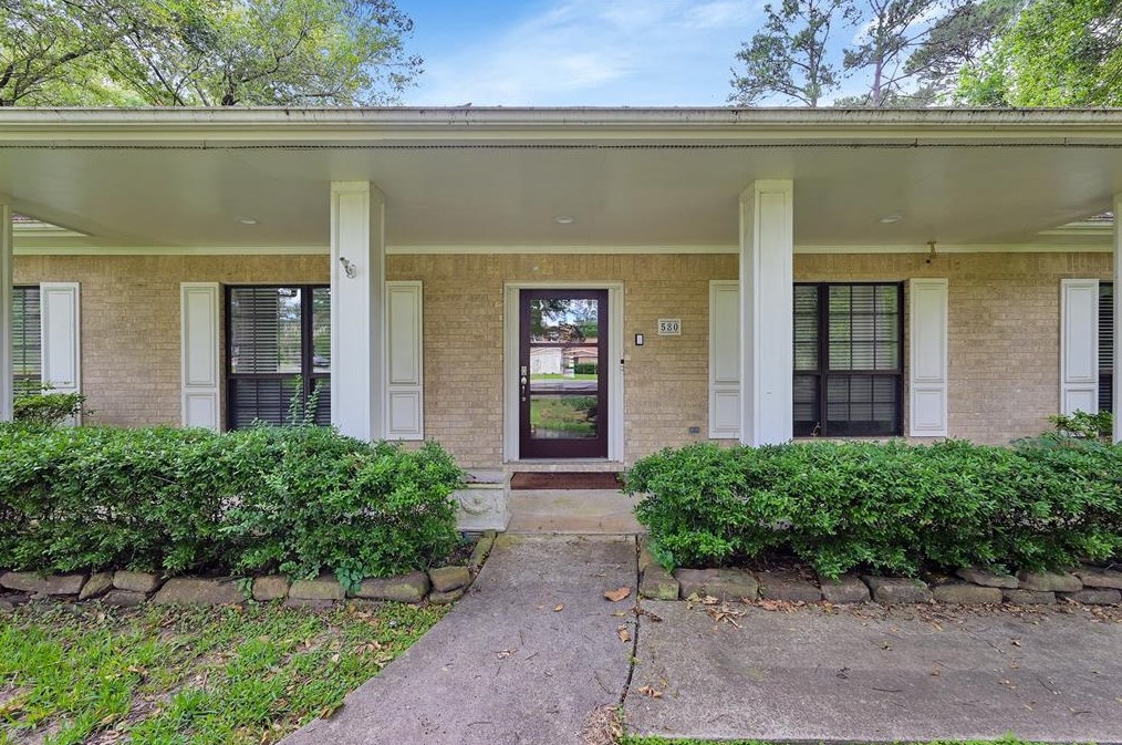 580 Melmont St, Conroe, TX 77302