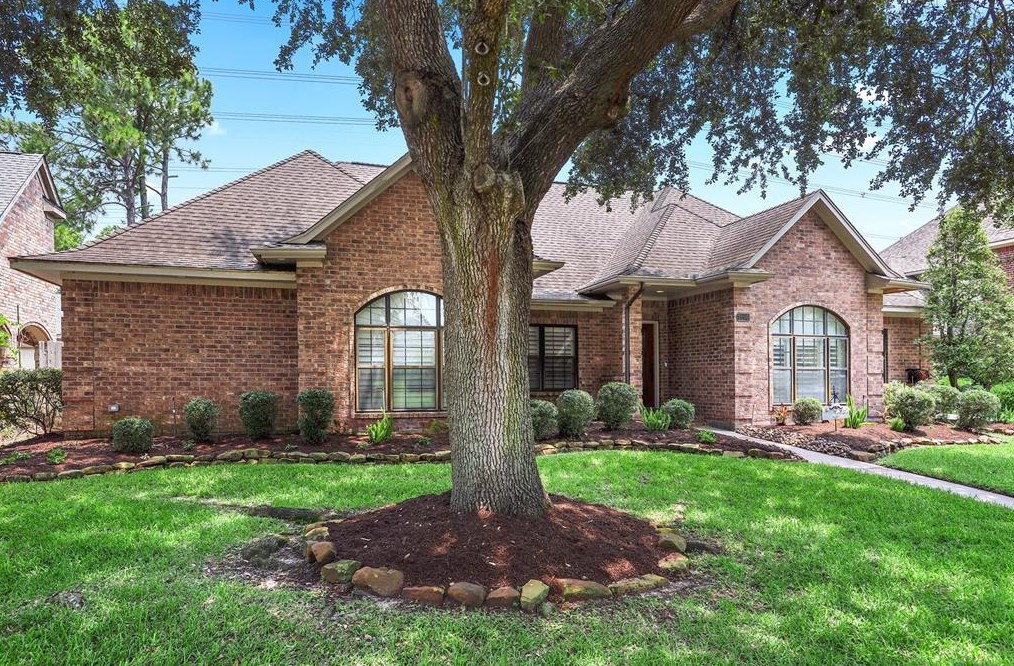 1506 Shamrock Ln, Deer Park, TX 77536-3957