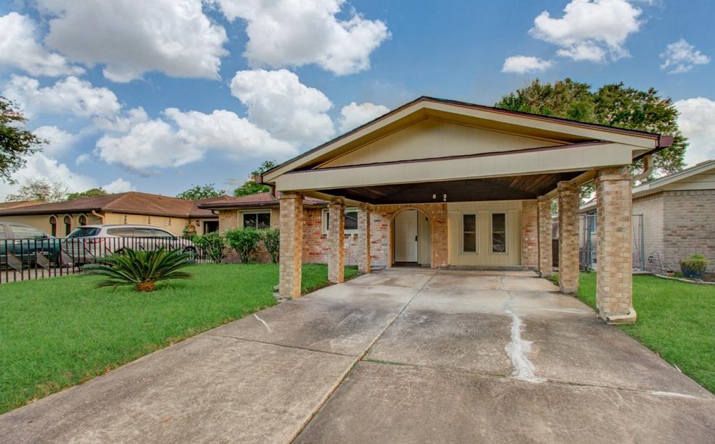 3111 Knotty Oaks Trl, Houston, TX 77045