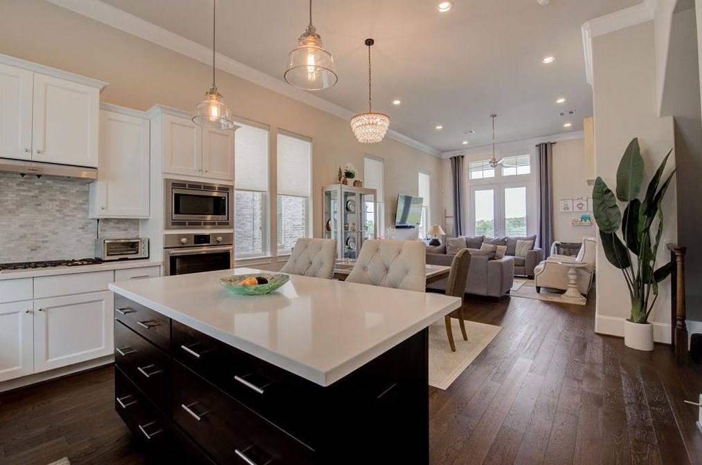 9664 Knight Rd, Houston, TX 77045