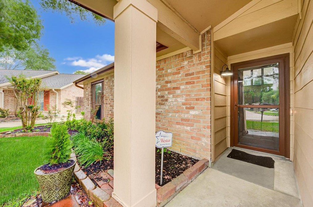 10903 Skybird Dr, Houston, TX 77064